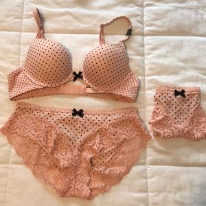 Victoria’s Secret Body by Victoria set sz 34A / S